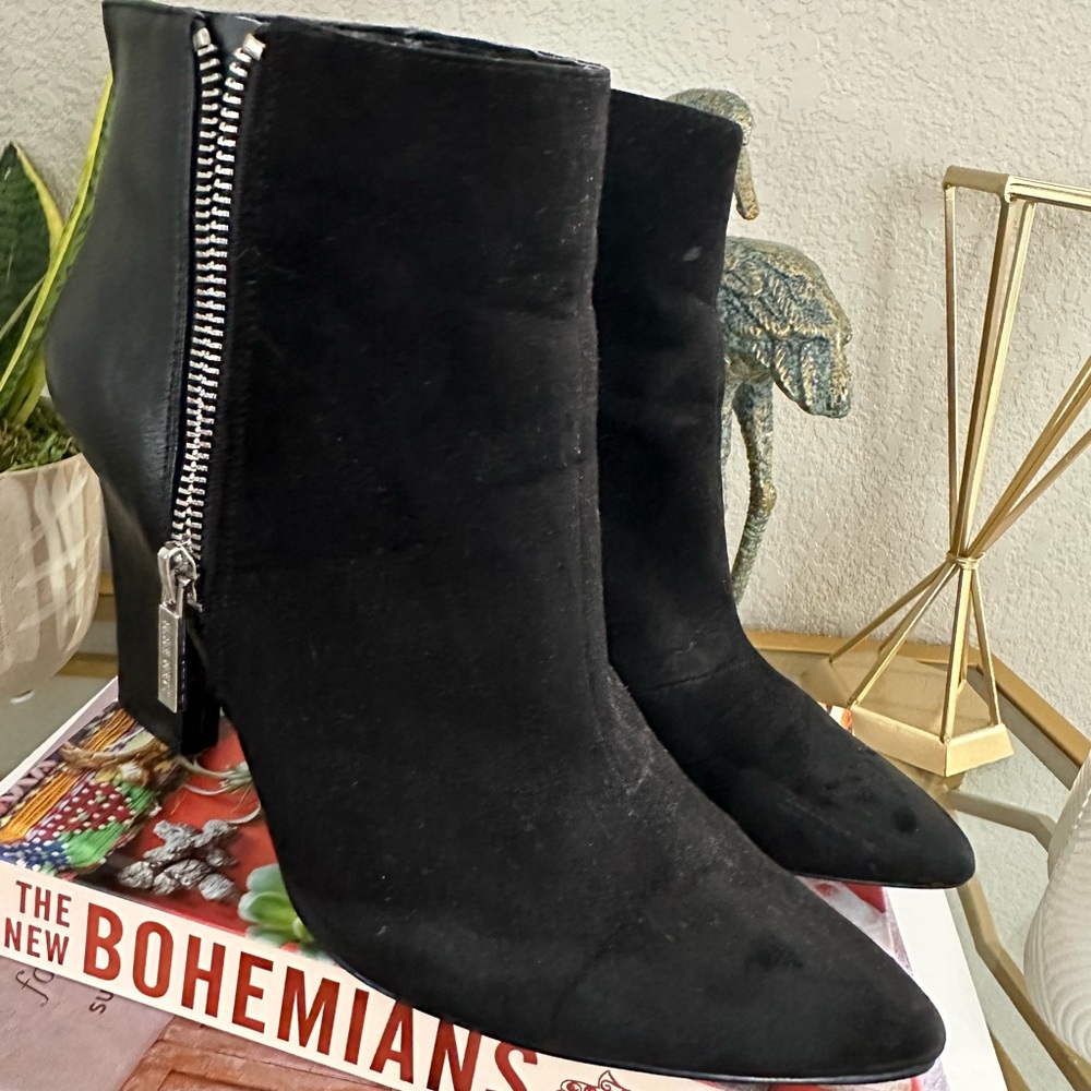 Ankle boots black size 8 Nine West